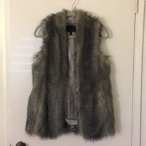 🤍NWOT Banana Republic Faux Fur Vest PETITE XS